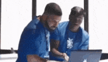 UpmkgkJem0NzzF6.gif