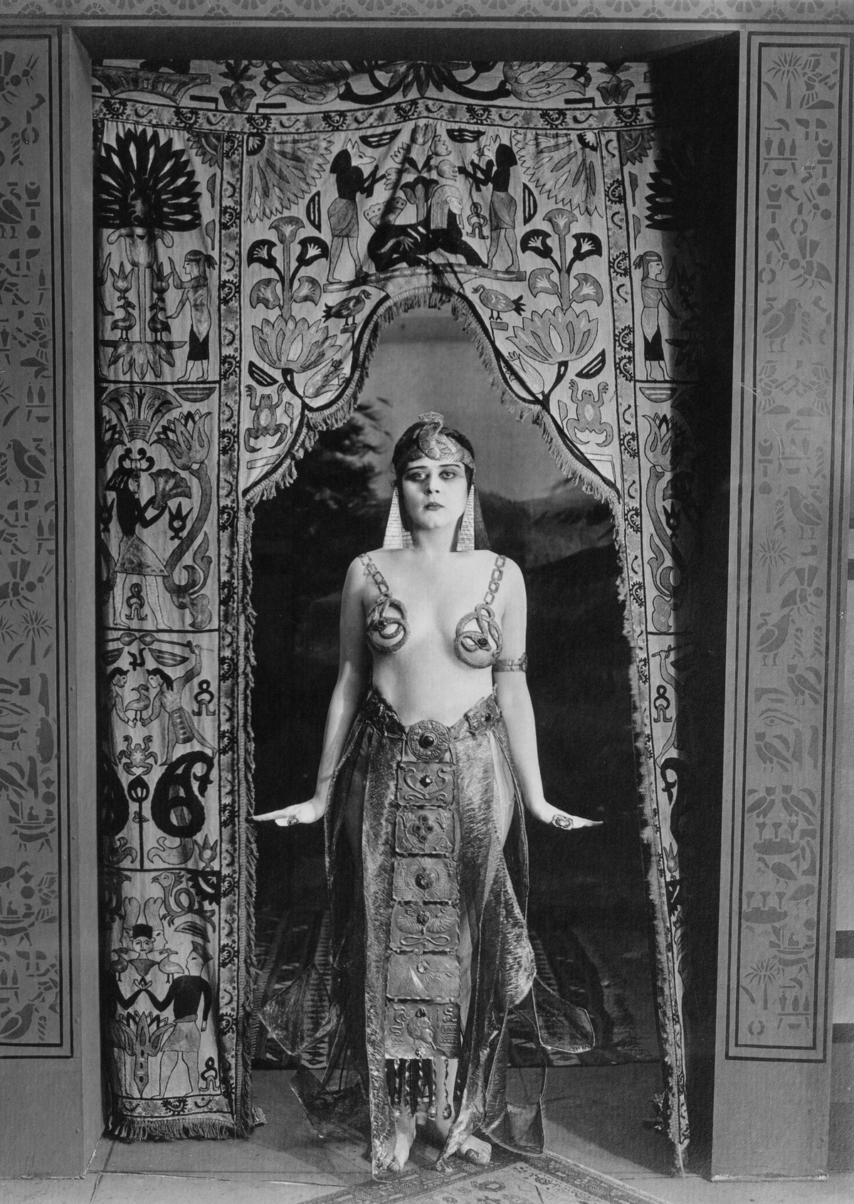 Theda Bara as Cleopatra (1917)