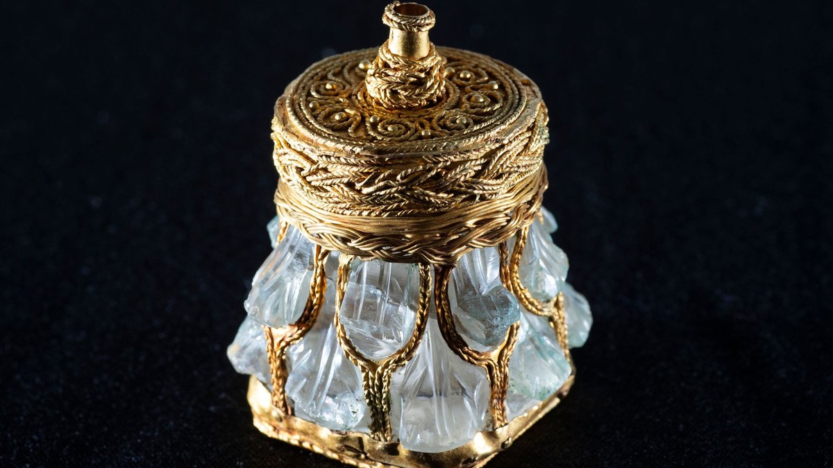 A rock crystal jar from the Galloway Hoard from around AD 900